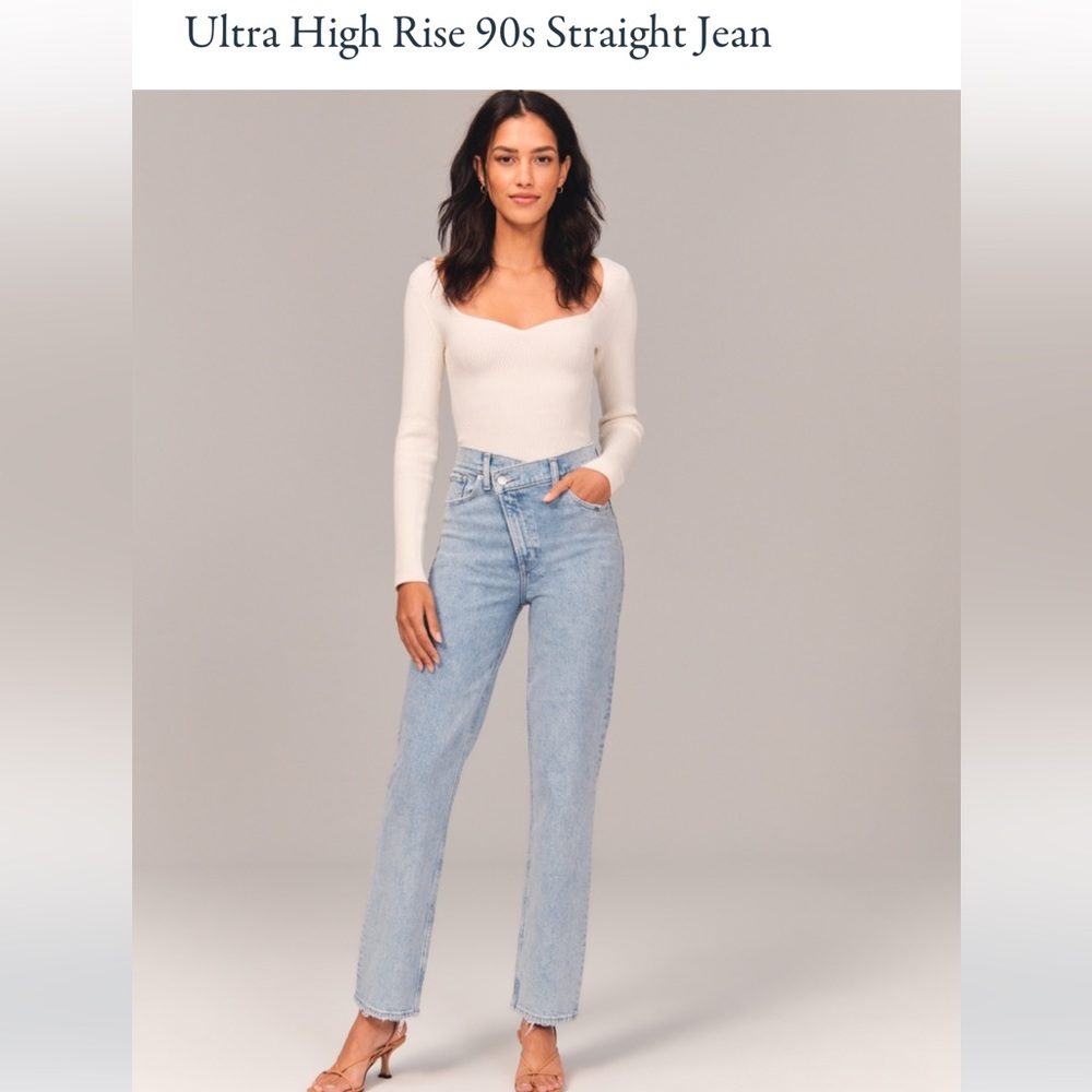 Abercrombie & Fitch Ultra High Rise 90s Straight Jean